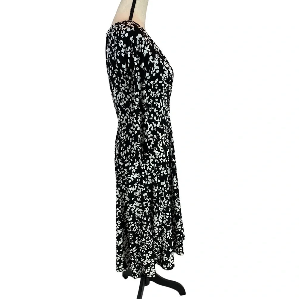Harper Rose 3/4 Sleeve V Neck Fit and Flare Dress - Black / White - size 8